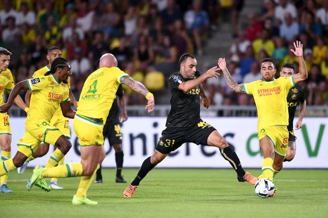 BALLON DE FOOTBALL LIGUE 2 BKT OFFICIEL MATCH BALL 2022 AVEC BOÎTE