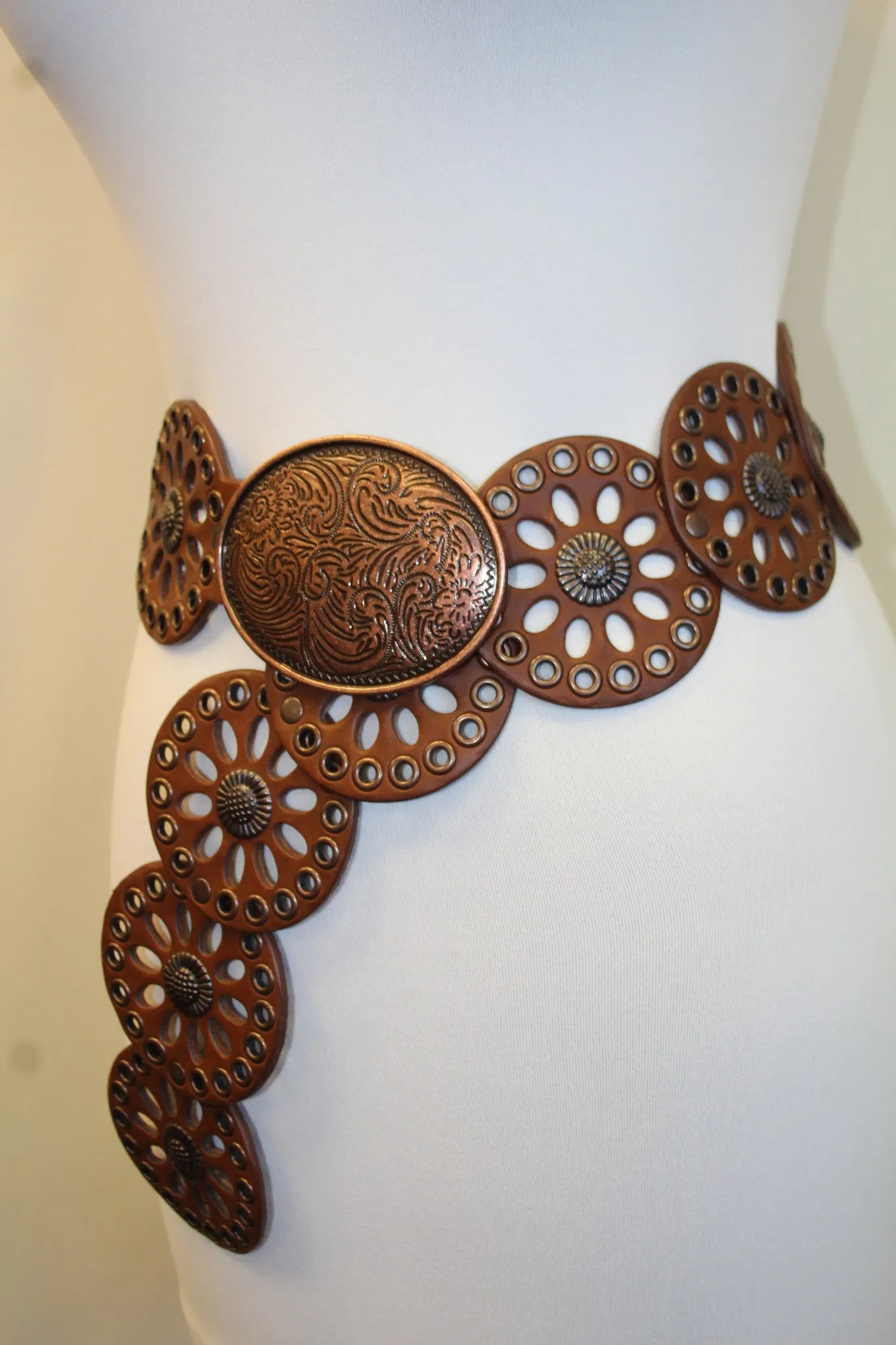 Cowgirls Rock | Round Leather Cut Out Belt Brown