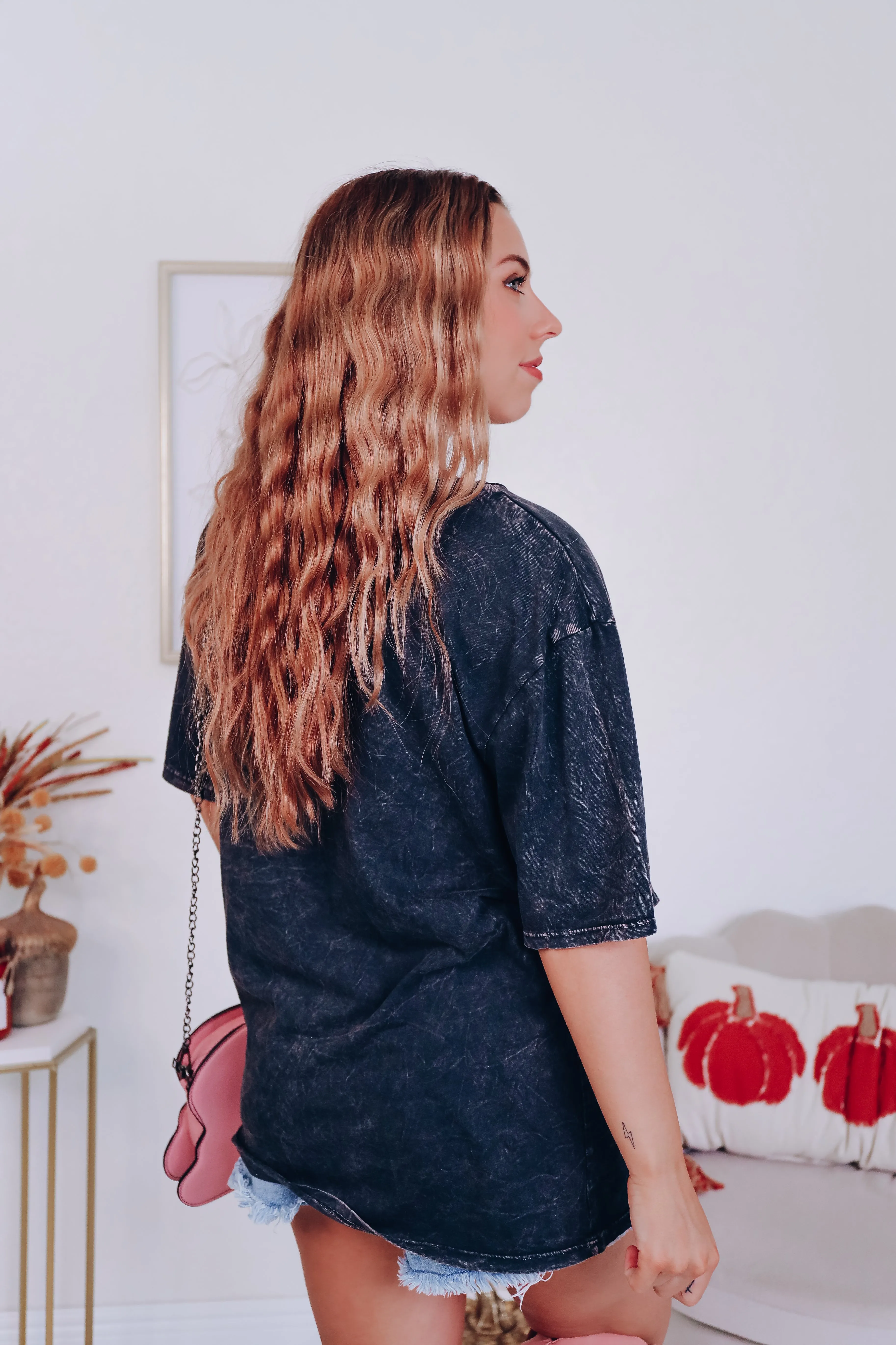 Dolly Vibes Leopard Graphic Tee - Black