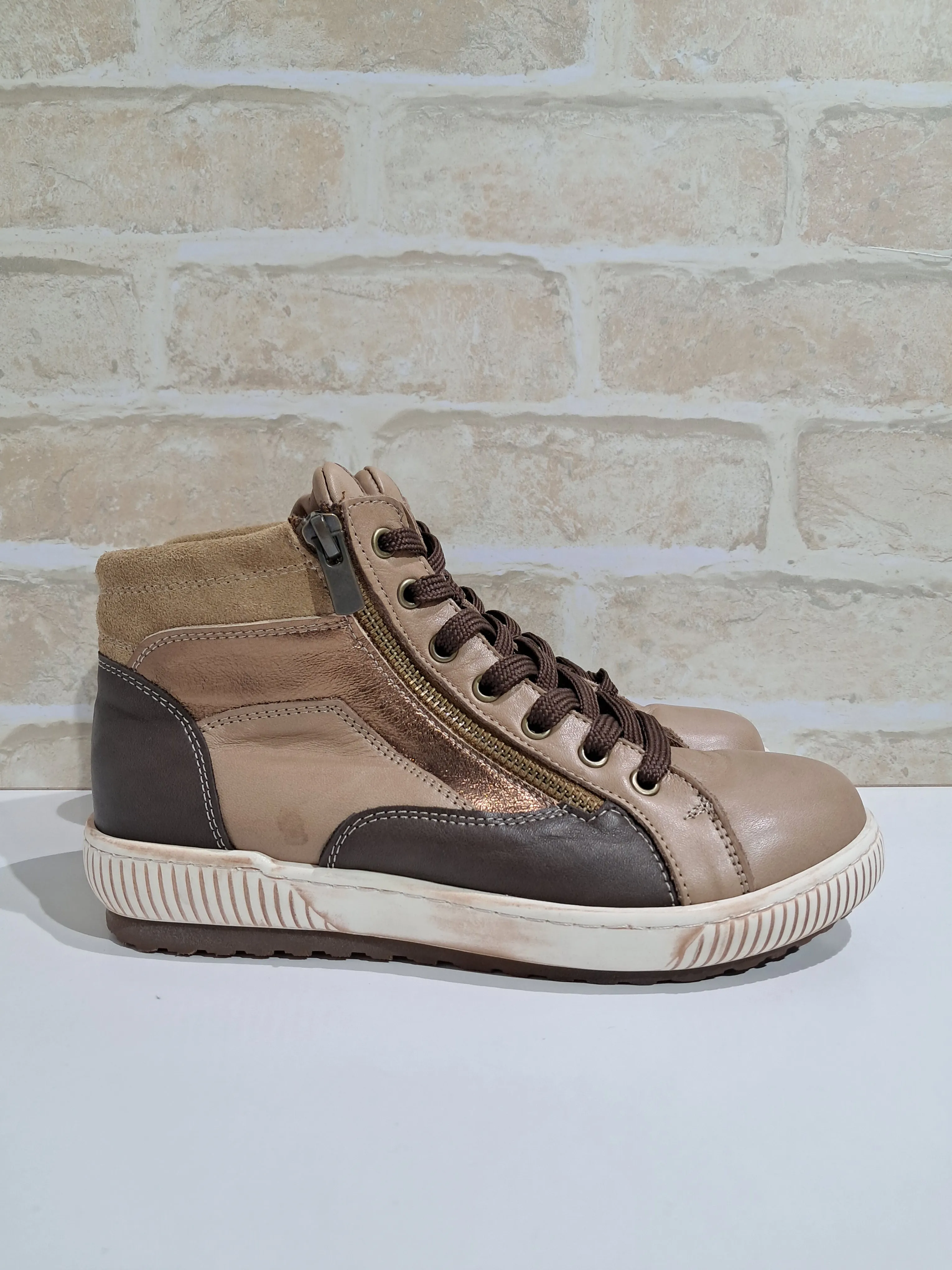 EG173 Latte by Cabello