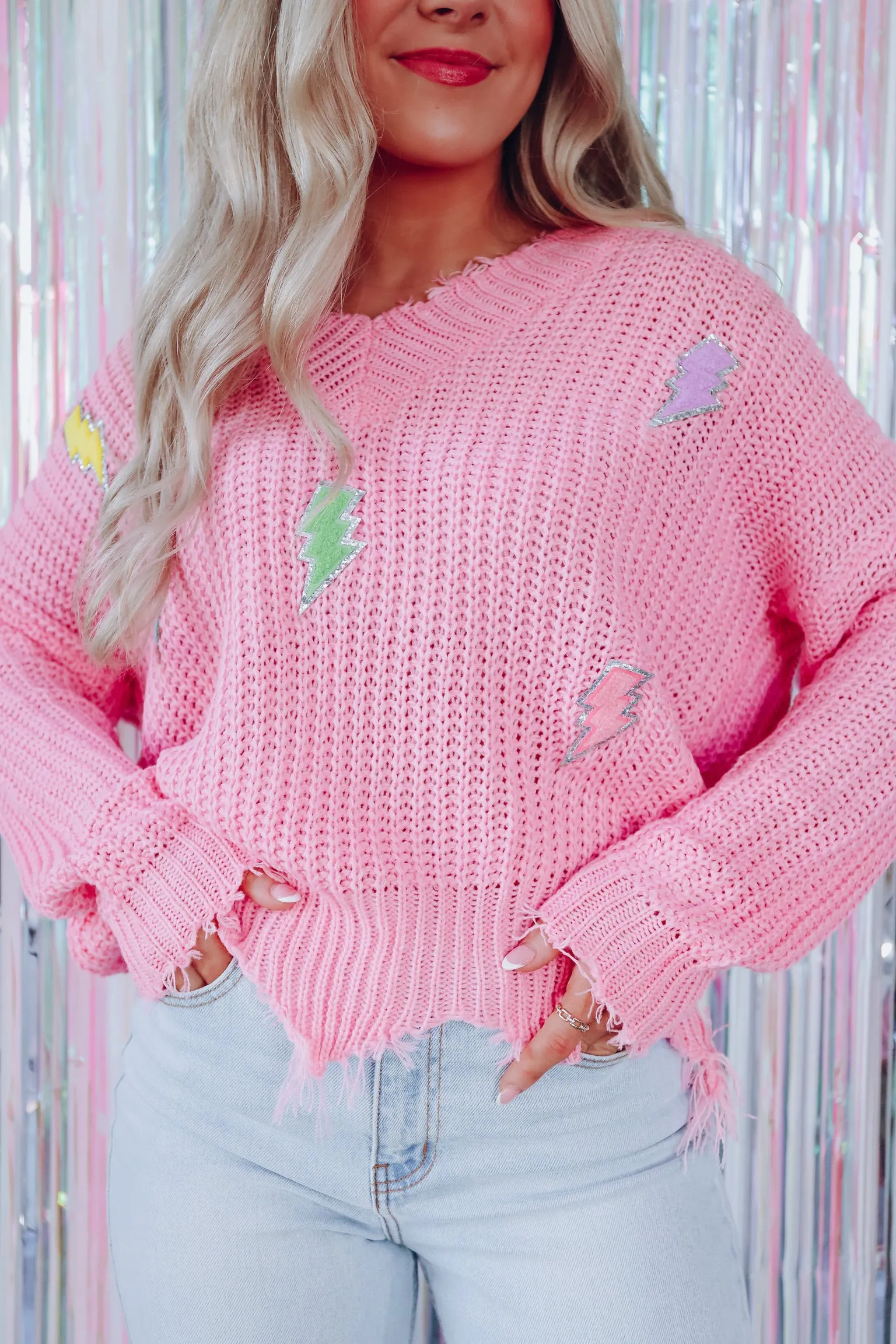 Lightning Bolt Patch Frayed V-Neck Sweater - Pink