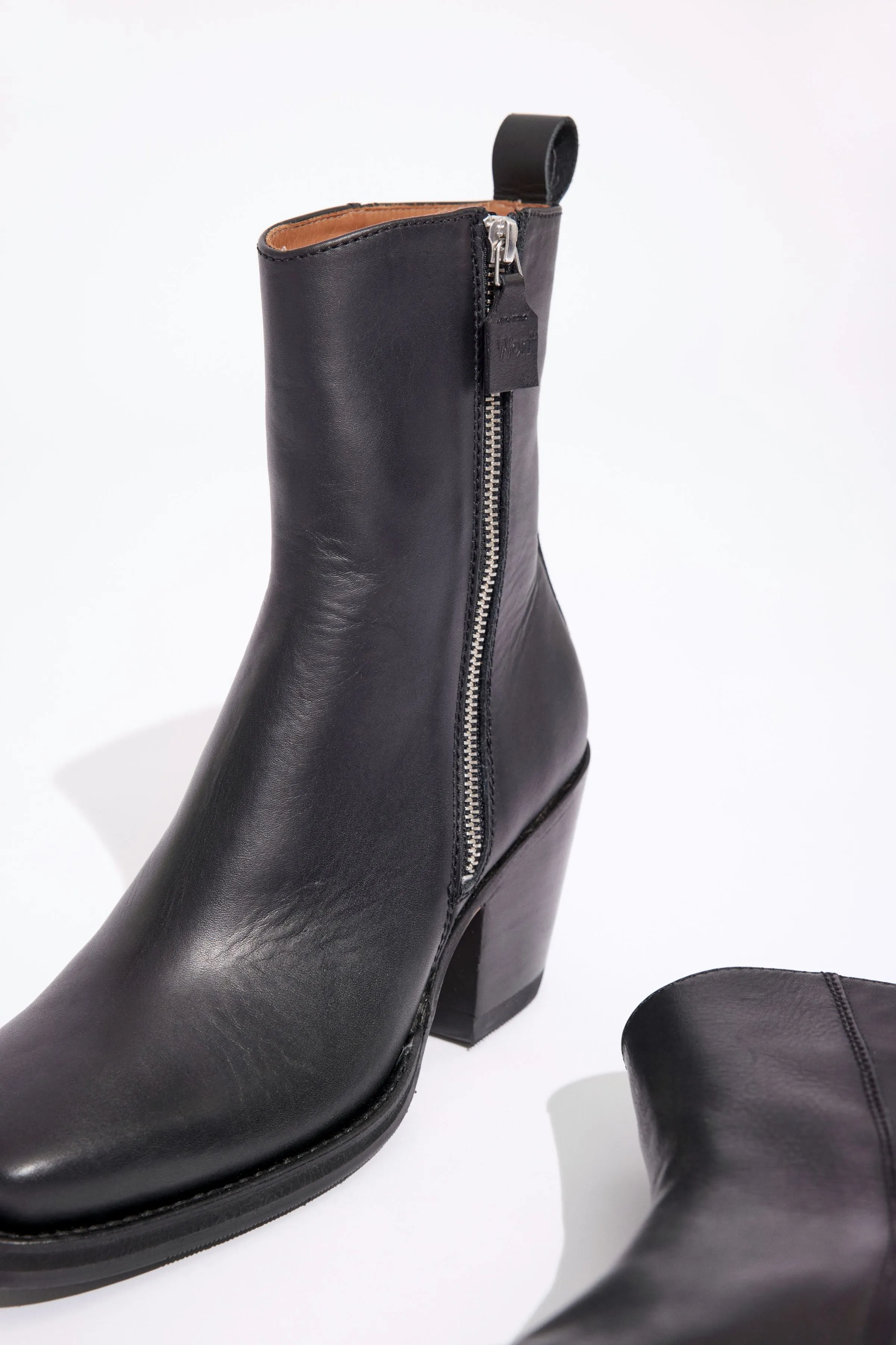 Mya Boots - Black