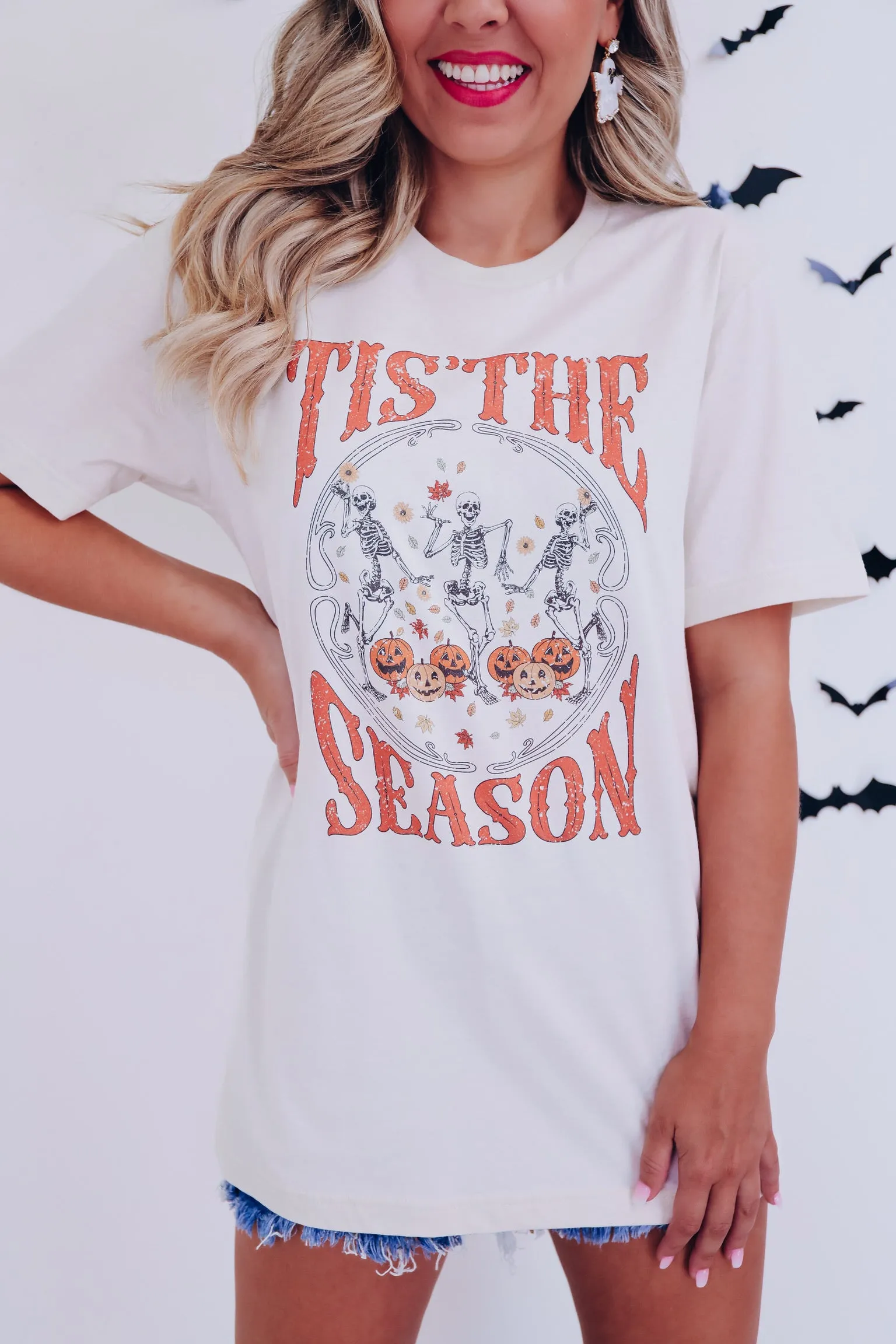"Tis The Season" Halloween Graphic Tee - Cream