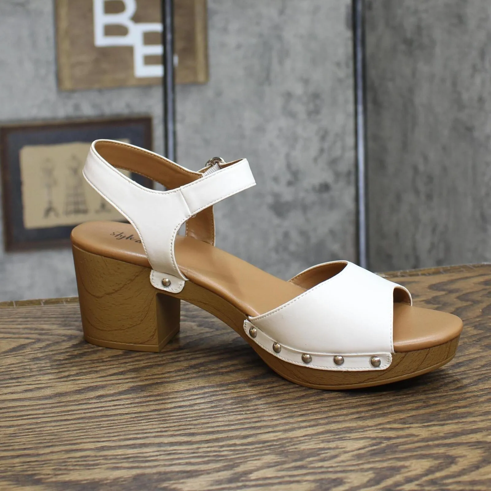 Style & Co. Anddreas Sandals Amputee Replacement Left Shoe Only White Smooth 10M