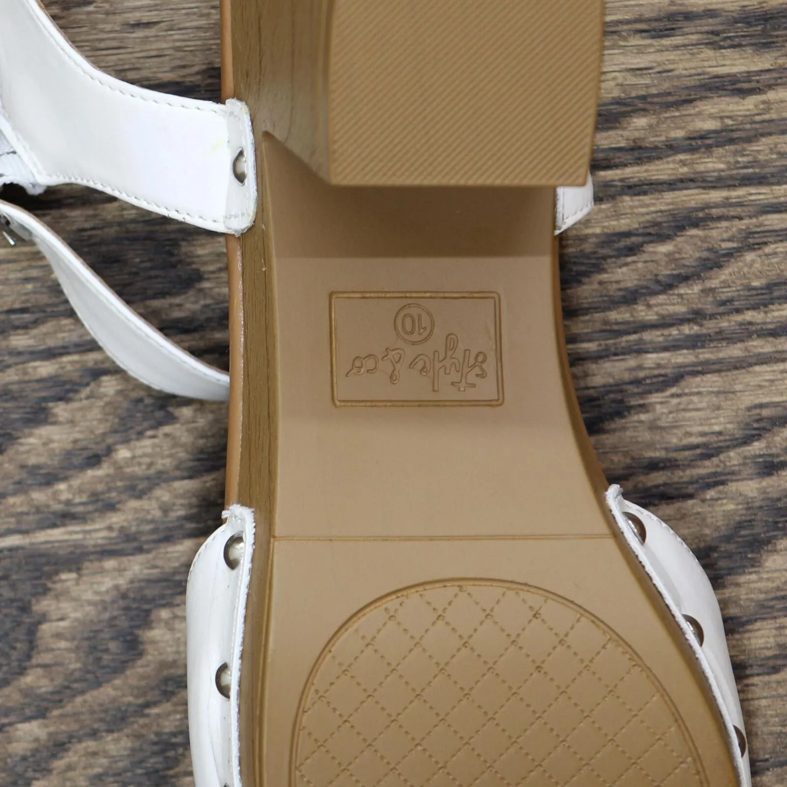 Style & Co. Anddreas Sandals Amputee Replacement Left Shoe Only White Smooth 10M