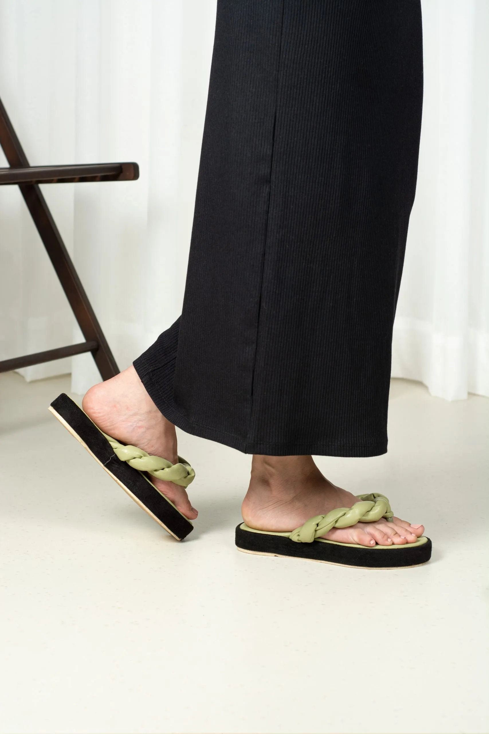 Wave Twisted Flatforms